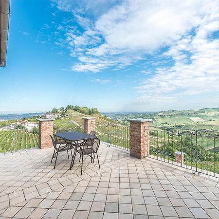 Villa Bricco Paglieri, Entire Villa Alba  Bagian luar foto