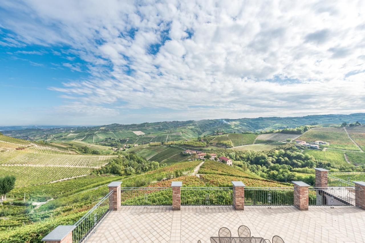 Villa Bricco Paglieri, Entire Villa Alba  Bagian luar foto