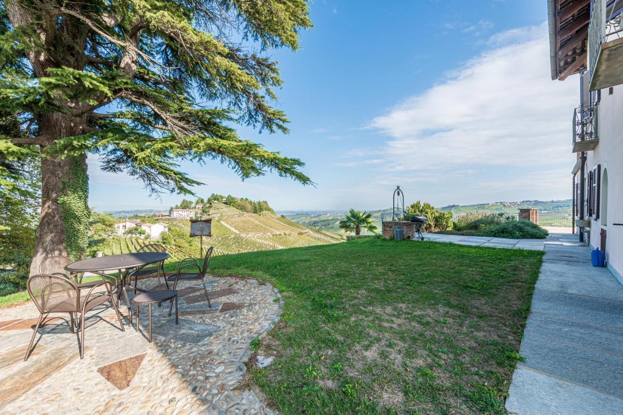Villa Bricco Paglieri, Entire Villa Alba  Bagian luar foto