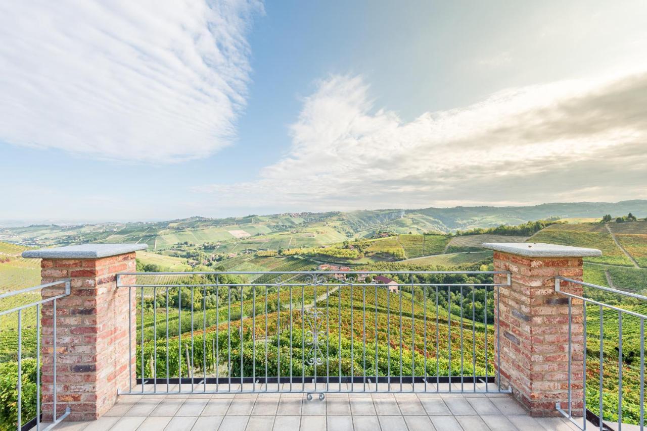 Villa Bricco Paglieri, Entire Villa Alba  Bagian luar foto