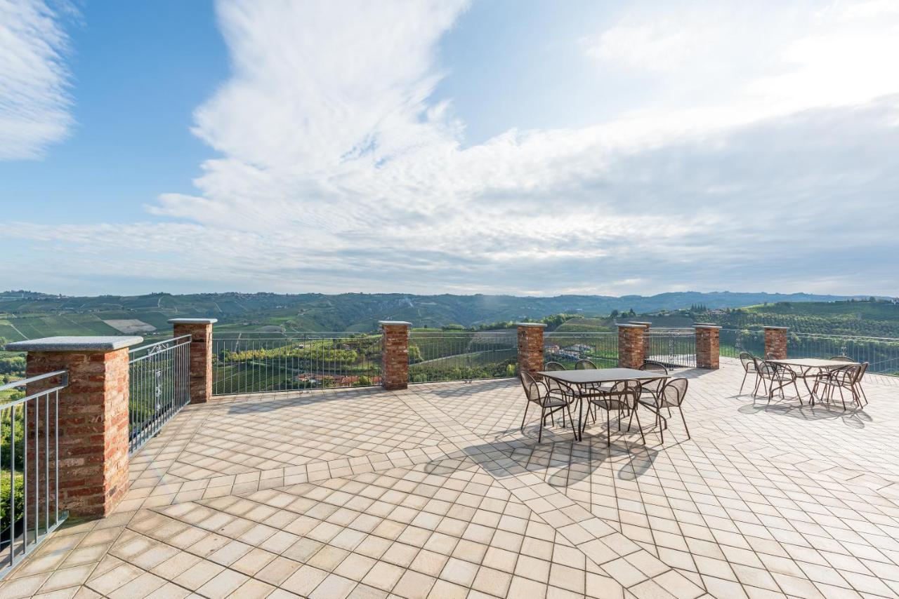Villa Bricco Paglieri, Entire Villa Alba  Bagian luar foto