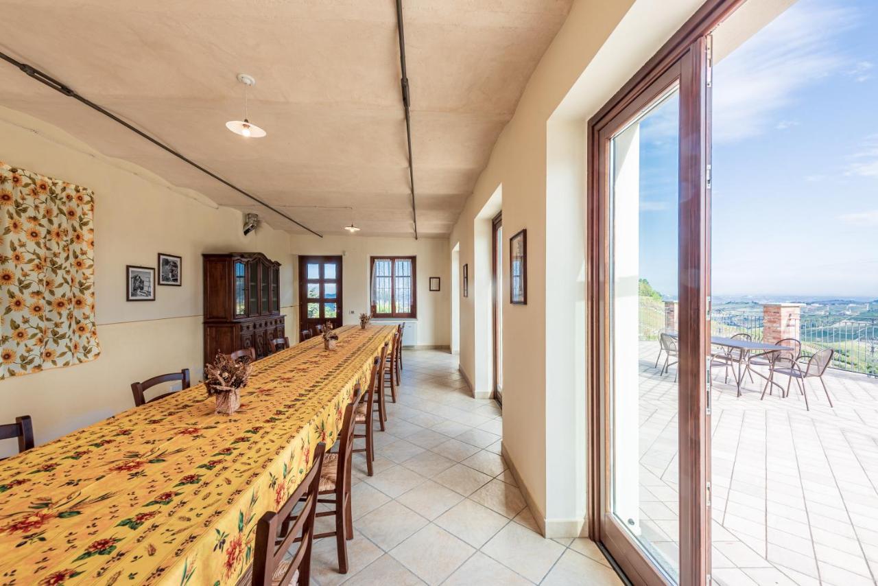 Villa Bricco Paglieri, Entire Villa Alba  Bagian luar foto