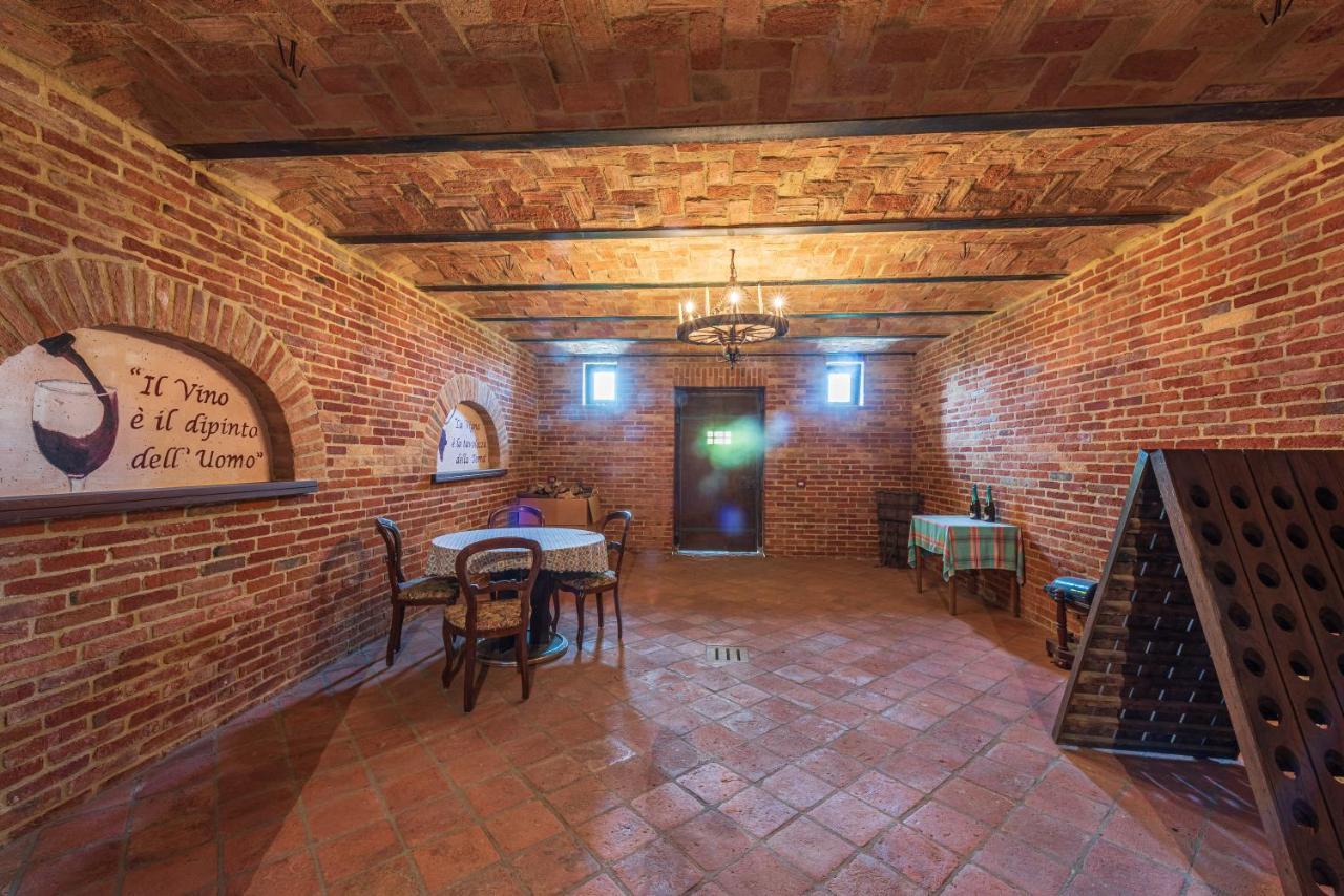 Villa Bricco Paglieri, Entire Villa Alba  Bagian luar foto
