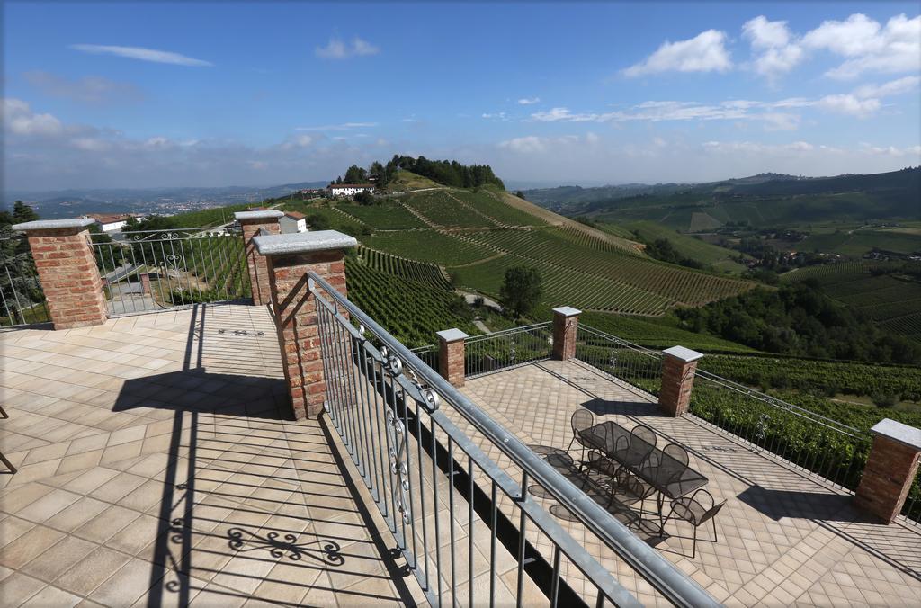 Villa Bricco Paglieri, Entire Villa Alba  Bagian luar foto